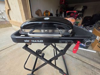 Brand new Weber Traveler Compact