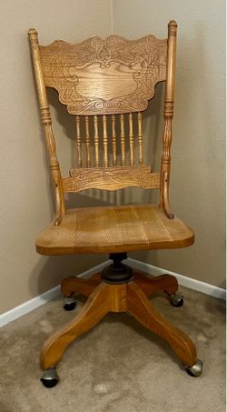 Oak swivel chair