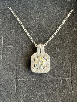 Certified Mossanite Pendant 