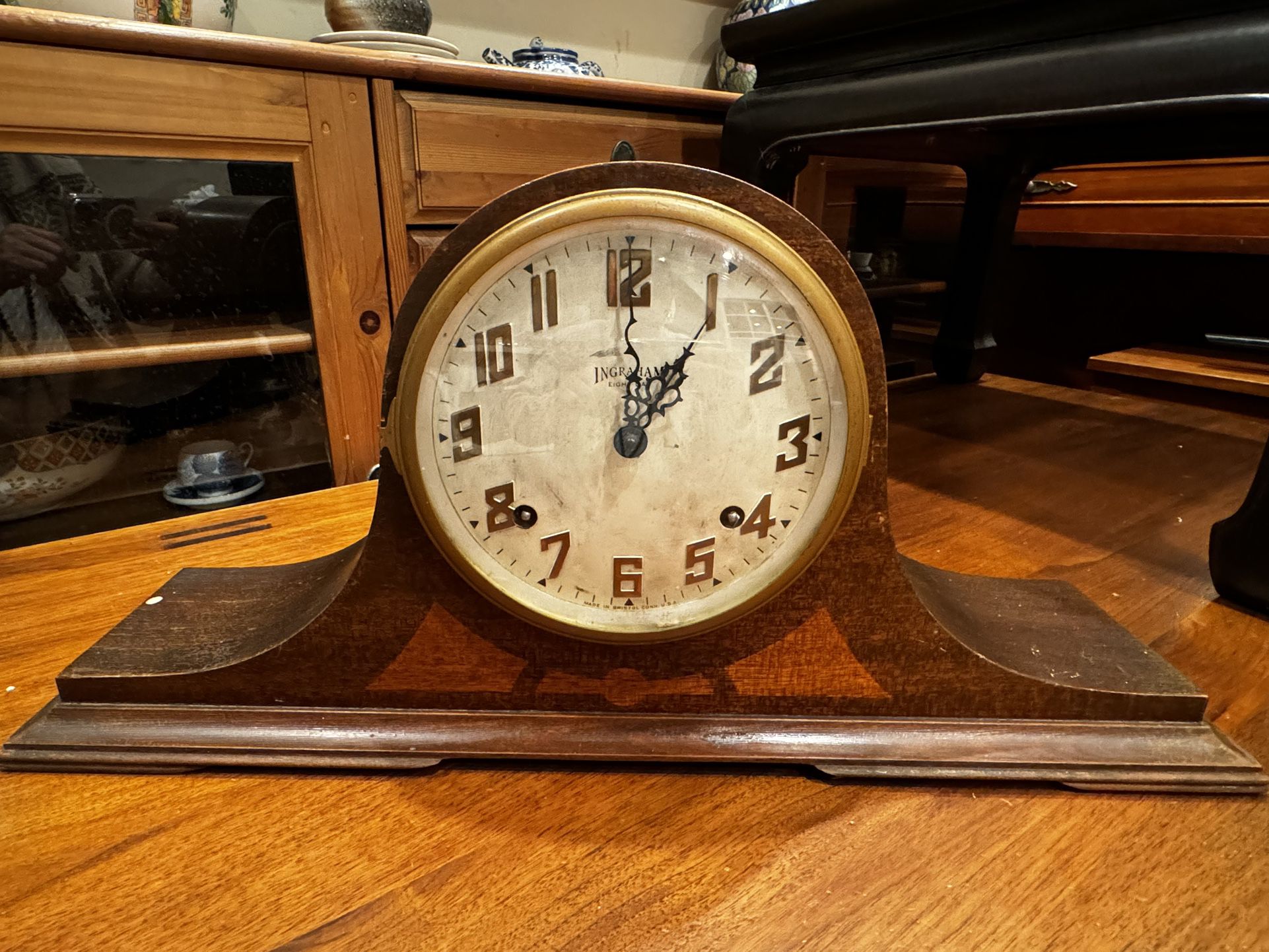 Mechanical antique clock