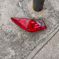 2011-14 Hyundai Sonata Left Taillight 