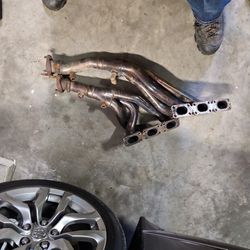 2006 BMW Headers and a BMW 3.0i engine Cover