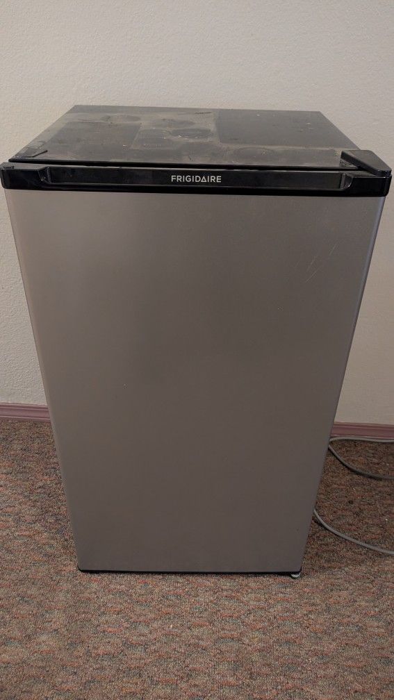Frigidaire Mini Fridge