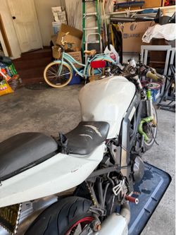 2005 Suzuki sv1000 parts out 56k miles PART OUT