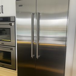 Sub Zero Built-in Fridge 