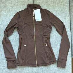 Define jacket Lululemon 