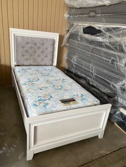 Bed twin and mattress