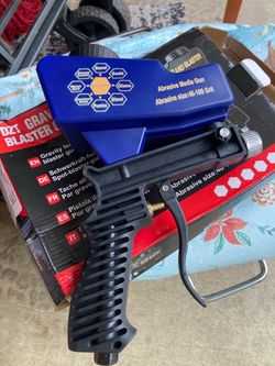 DZT Gravity Feed Sand Blaster Gun