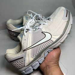 Nike zoom Vomero 5