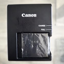Canon LC-E10 Battery Charger And Battery Pack