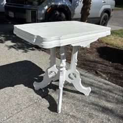 White Vintage Side Table With Mirror 