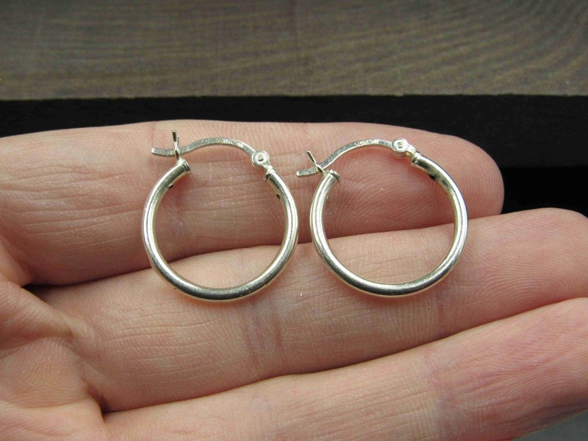 Sterling Silver Small Hoop Simple Earrings Vintage Wedding Engagement Anniversary Beautiful Everyday Minimalist Ornate Special