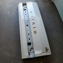 2021-2025 Rivian R1T Tailgate Liftgate Oem 