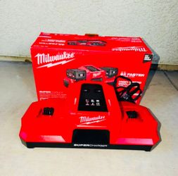 Milwaukee M18 18V Dual Bay Simultaneous Super Charger New !!!