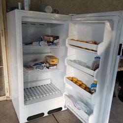 frigidaire upright freezer