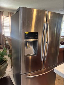 Samsung top and bottom refrigerator