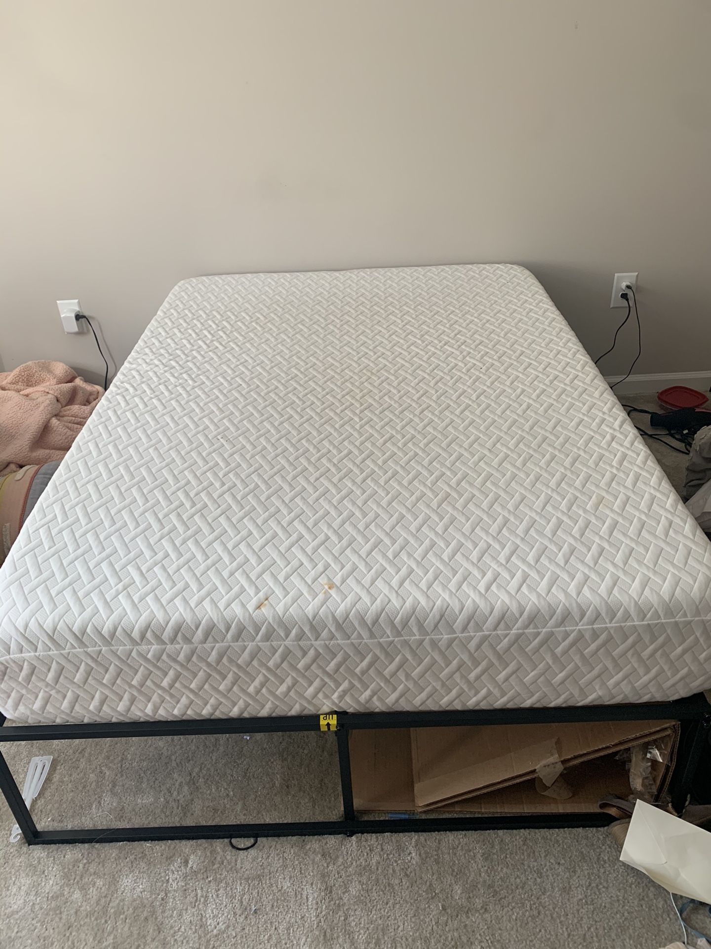 Full Way fair bed and Amazon frame. Used just a year!