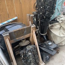 2 Black Max Motors With Lots Of Parts Good Bottom End And Suzuki 140 Bottom End