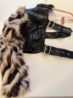 AKIRA Faux Fur Panel Cropped Moto Vest Faux Leather Buckle NWT S/M