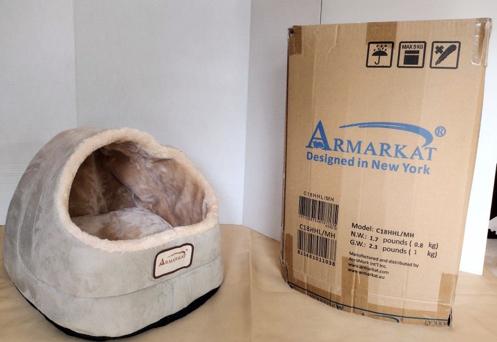 Brand New Super Soft Cat Cave Bed