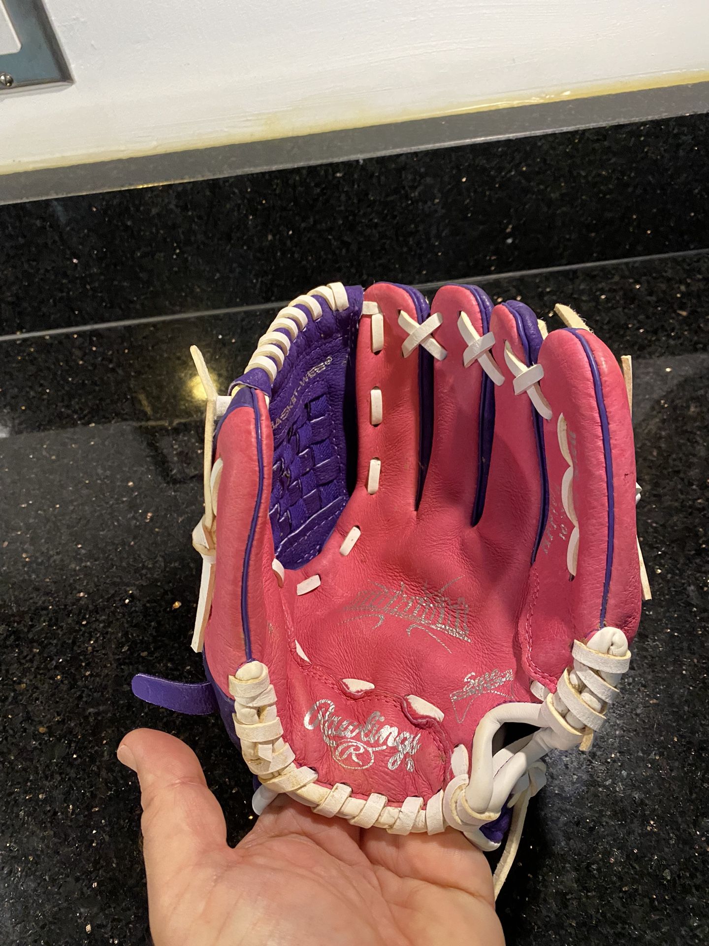 Rawlings Highlight Leather Glove Tee Ball Purple Pink Right Hand Throw 10in Mitt