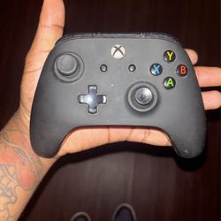 WIRED XBOX CONTROLLER 
