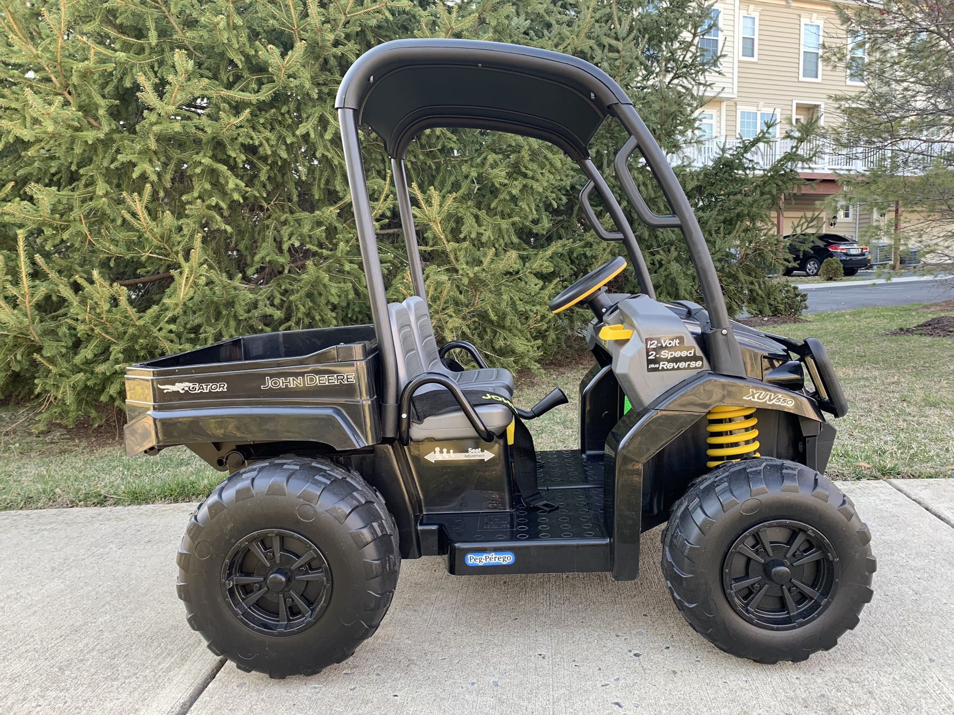 Peg Perego John Deere Gator XUV 12V Ride-On Toy