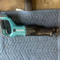 Makita XRJ04