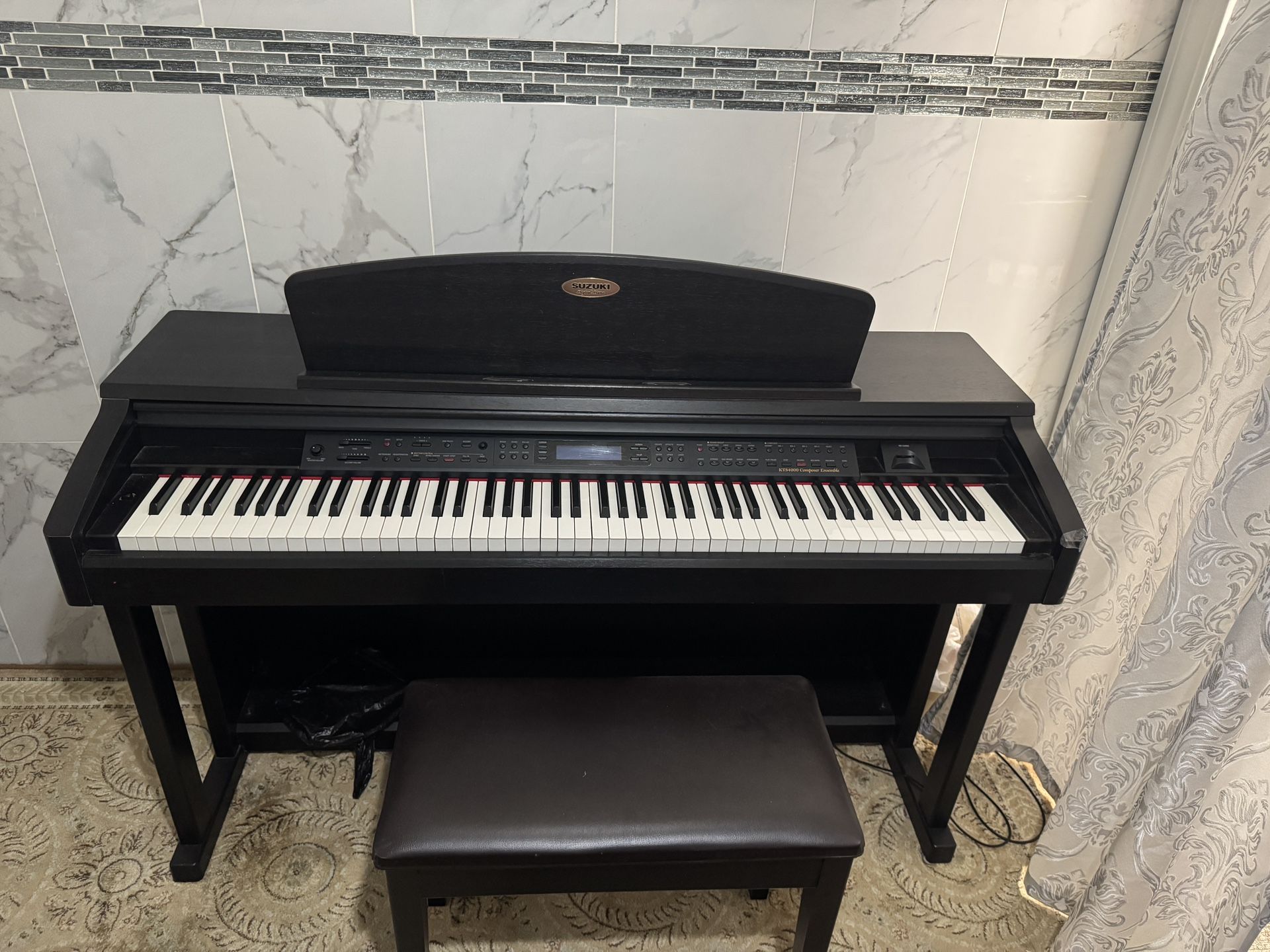 Suzuki KTS 4000 Composer Ensemble Piano