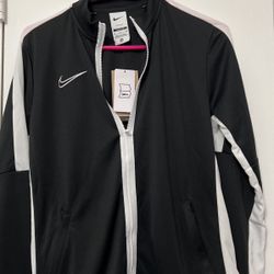 Nike Nwt Womens Athletic  Jacket  Size M