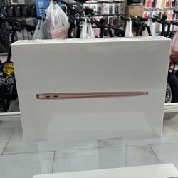 Macbook Air 13” M1 Chip! 8GB/256GB! Finance For $50 Down Payment!!