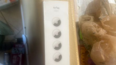AirTag new gen2. 4 pack brand new