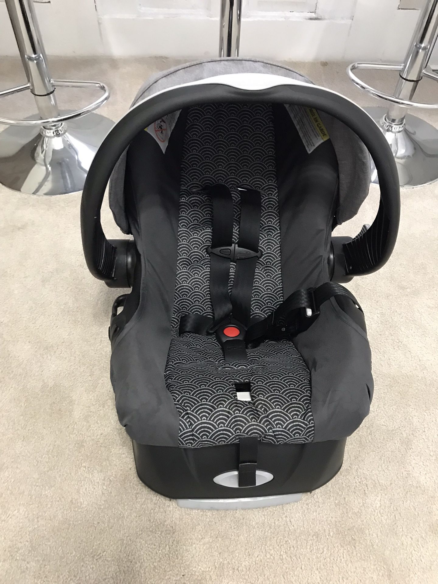 Evenflo Infant Car Seat and Car Seat Base - Expires 2025