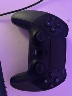 Black PlayStation 4 Controller