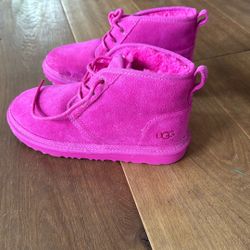 Ugg Fuchsia Pink  Size 6
