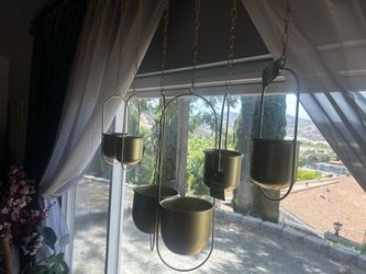 Hanging pots