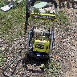 2000-PSI Electric Pressure Washer