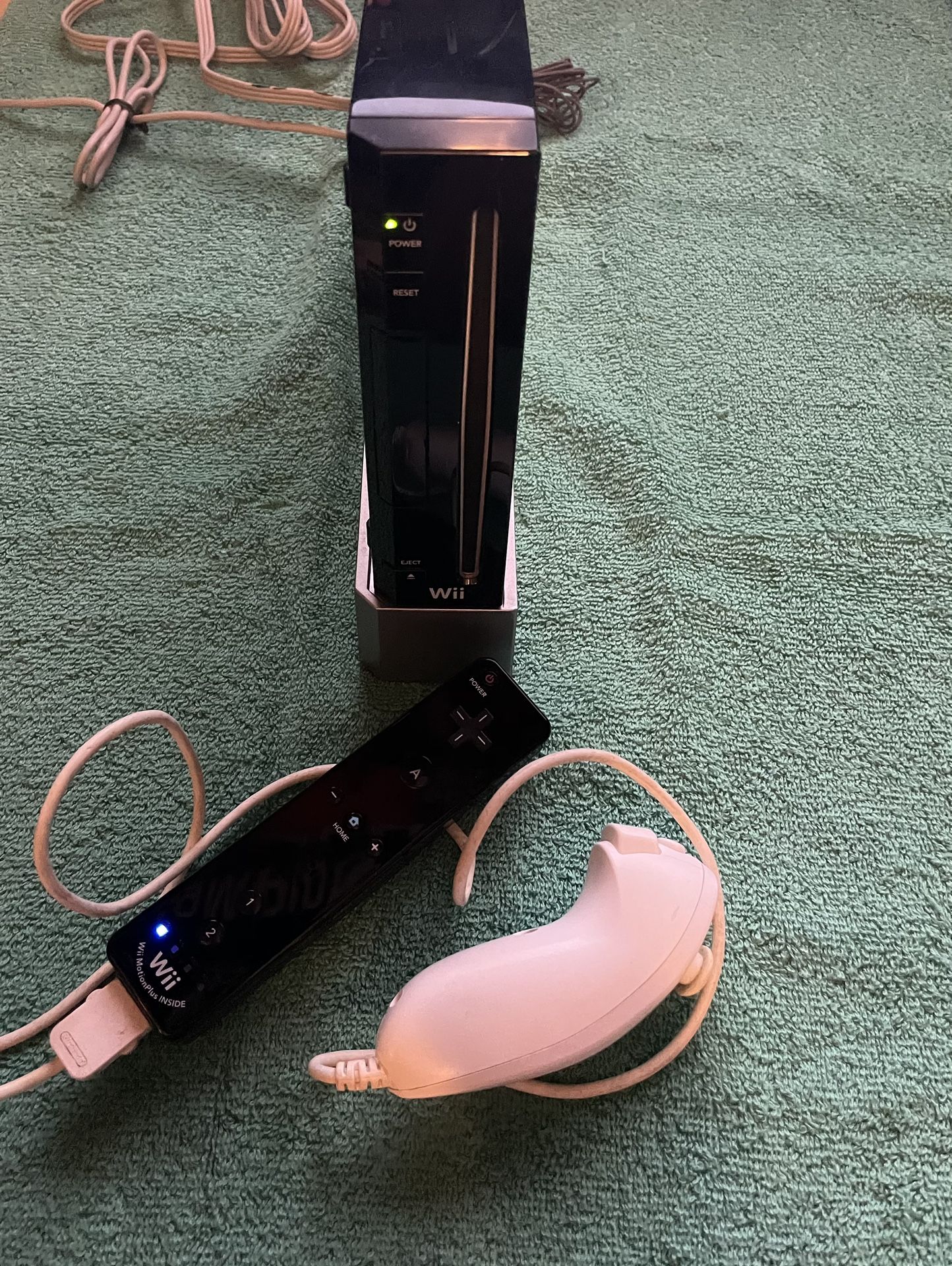 NINTENDO WII BLACK CONSOLE SYSTEM WITH ALL CORDS, REMOTE CONTROLLER