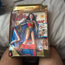 11” Vintage 1999 Collectors Edition Barbie As Wonder Woman Mattel With Cape