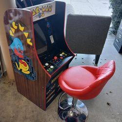Arcade Video Game With Hydraulic Adjustable Chair And 7 Games 