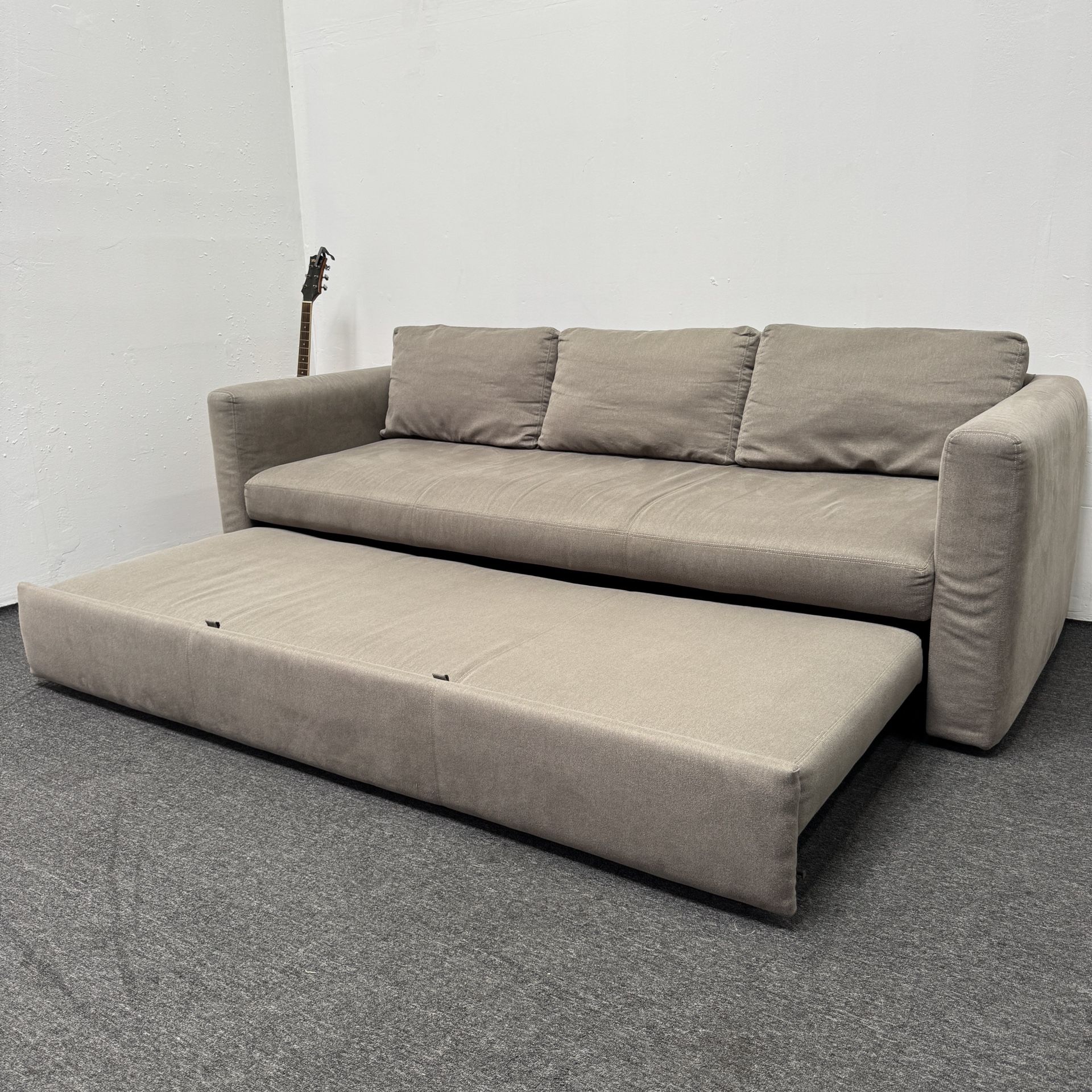 2.4k OFF: Oxford Pop-Up Platform Sleeper Sofa - Room & Board - Excellent Condition - Can Deliver