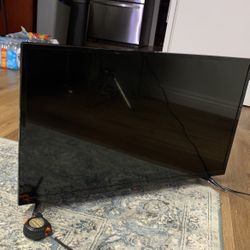 Selling slightly Broken Tv 