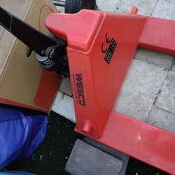 Pallet Left Truck