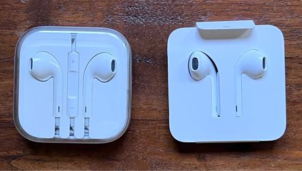 2 pairs Apple Headphones