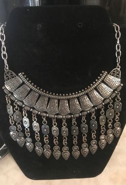 Paparazzi necklace and earrings