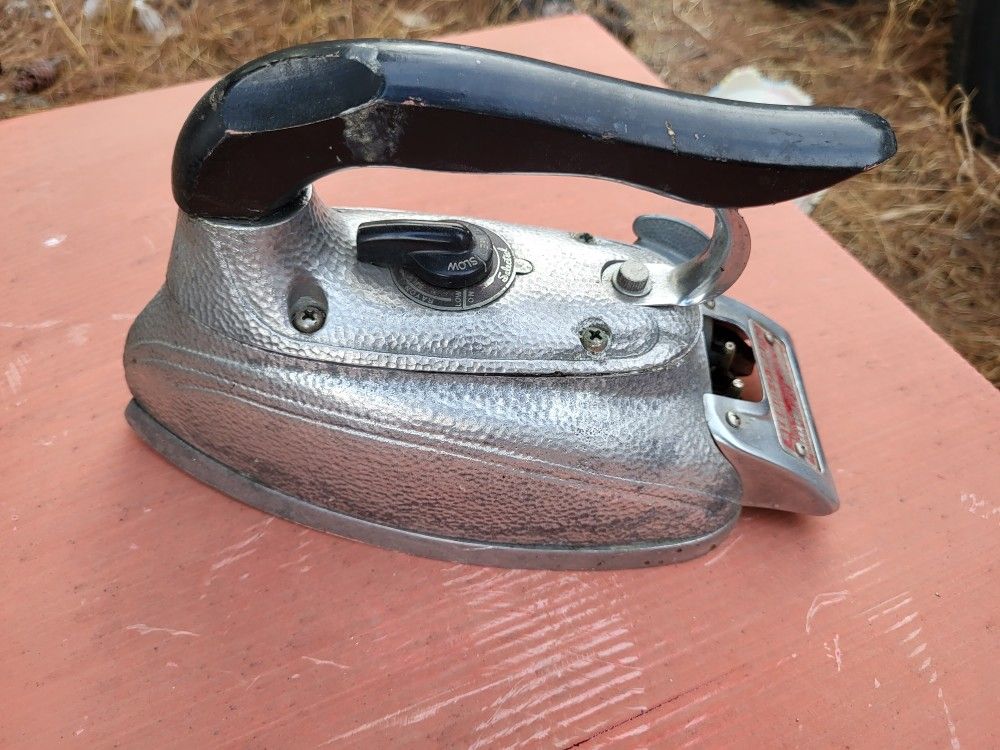 Vintage Antique Iron (Steam O Matic)