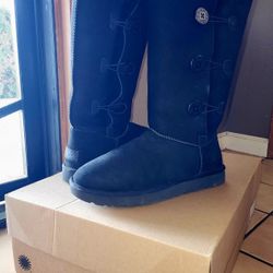 UGG Women's Bailey Button Triplet II Boot
