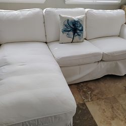 Beautiful white sectional sofa in excellent condition