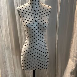 Women’s Mannequin $100