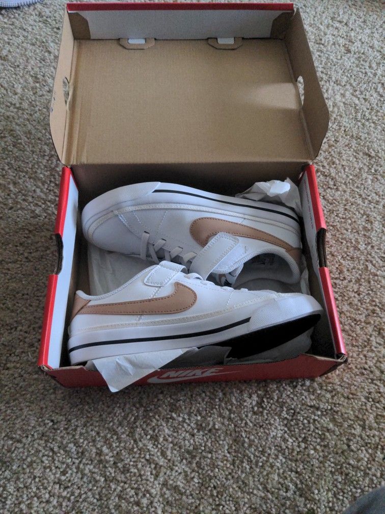 Nike Court Legacy Youth Size 2Y – White/Beige